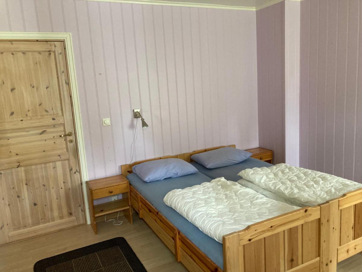 Roste Hyttetun Og Camping Os (Hedmark) Buitenkant foto